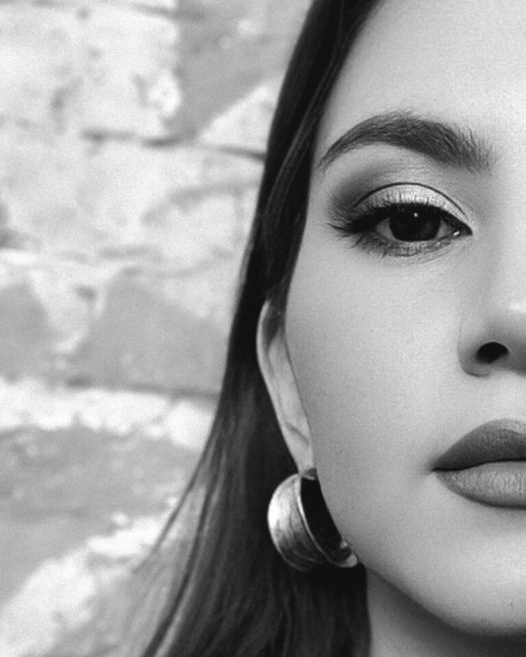 Andrea Octavia, cantante