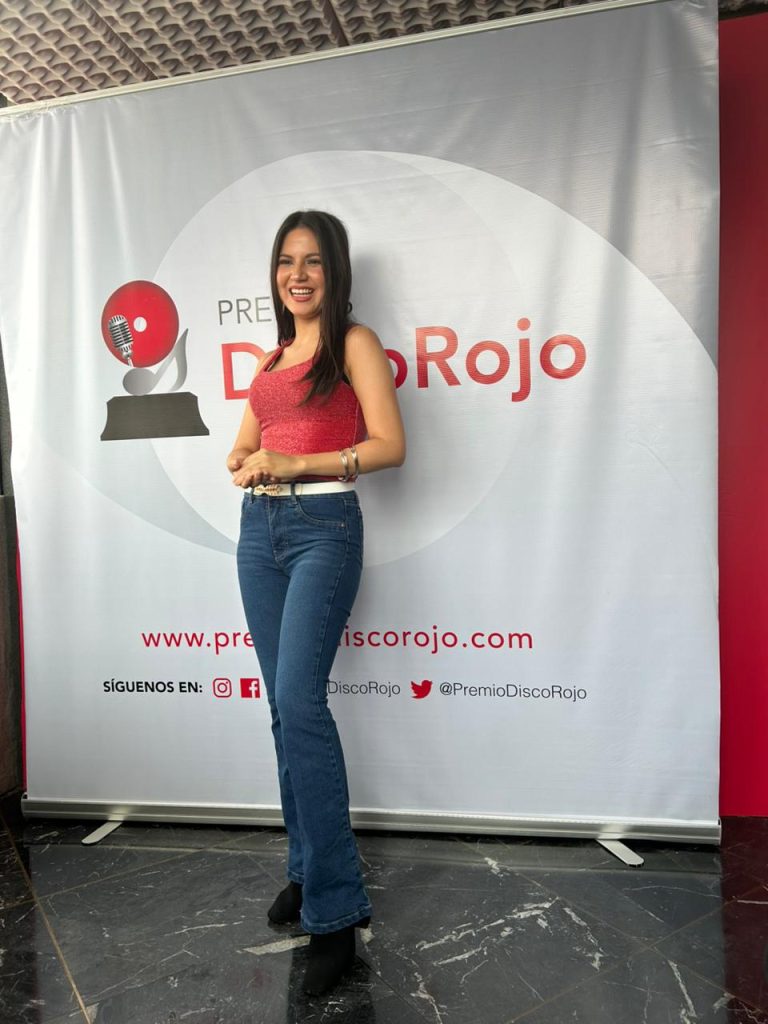andrea octavia nominada categoria revelacion y pop balada premios disco rojo